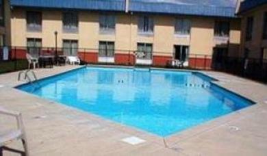 Baymont By Wyndham East Hotel